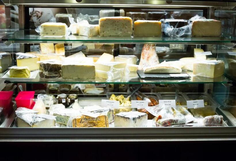 فندق Vinothek Schwarzer Adler