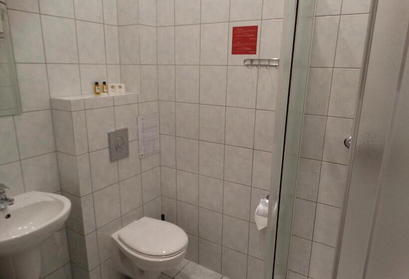 هتل W Starej Kamienicy