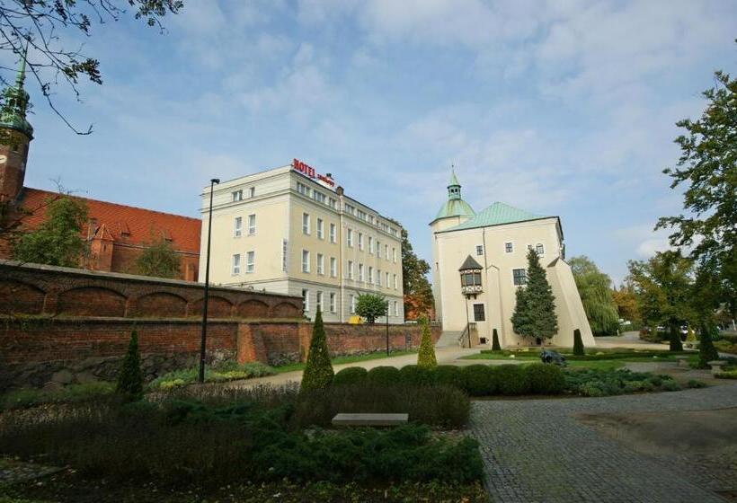 בית מלון כפרי Zamkowy