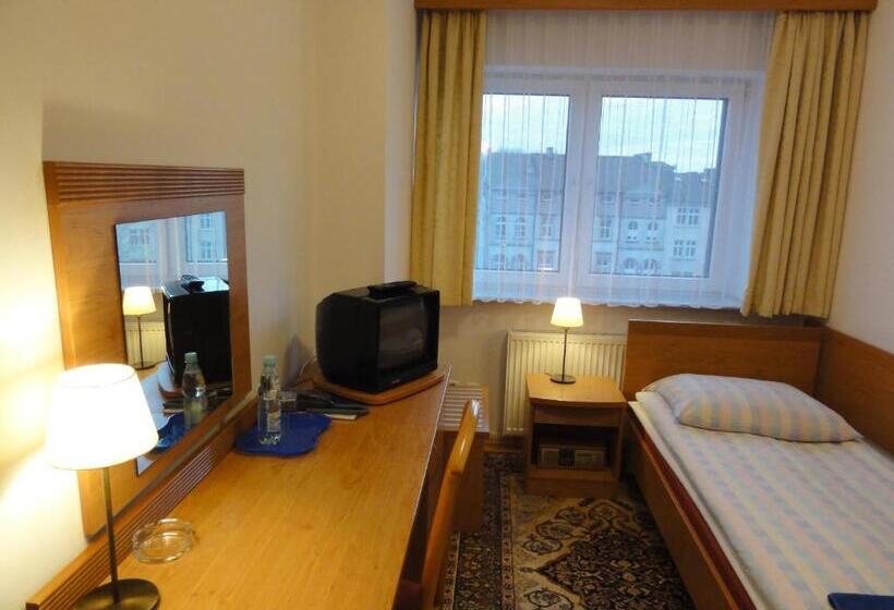 בית מלון כפרי Zamkowy