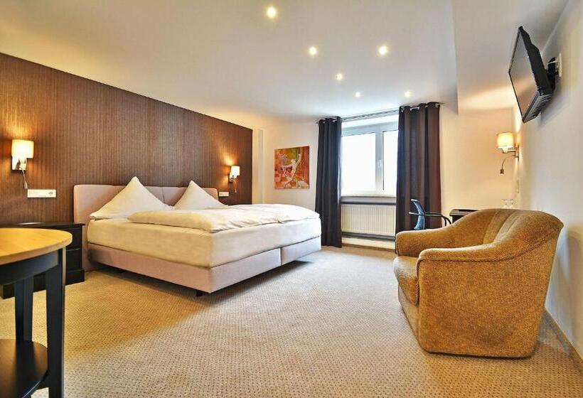 酒店 Zur Goldenen Sonne