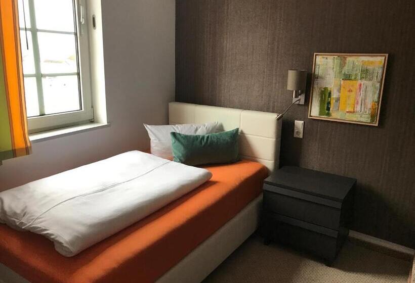 酒店 Zur Goldenen Sonne