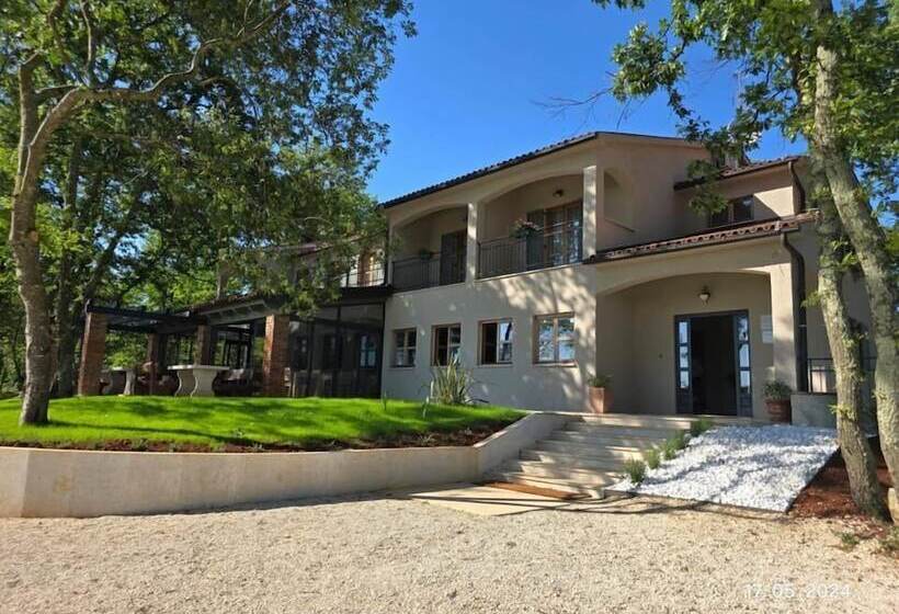 بنسيون Boutique Hotel Paradiso