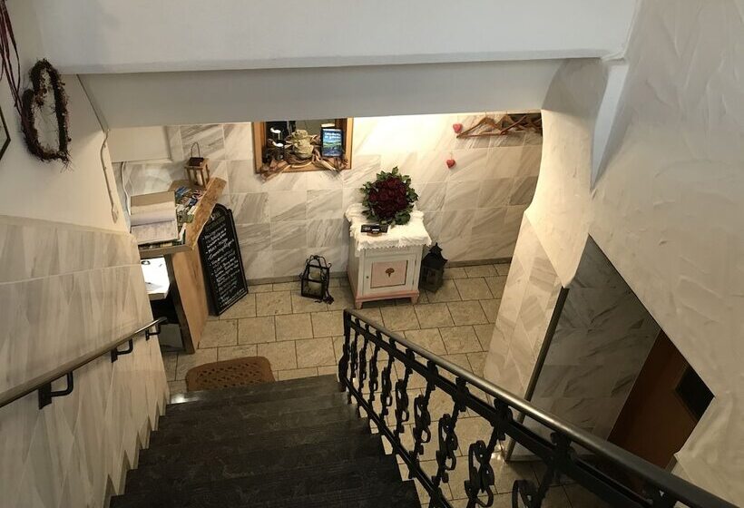 ペンション Gasthof Zum Waldstein