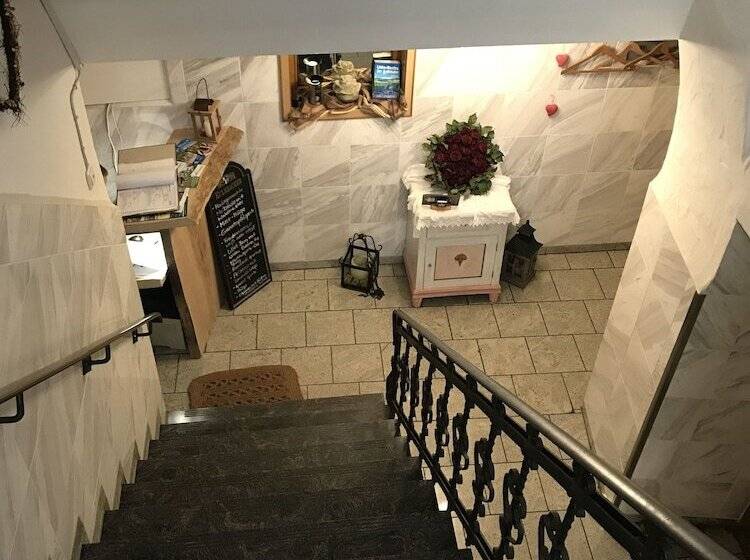 ペンション Gasthof Zum Waldstein