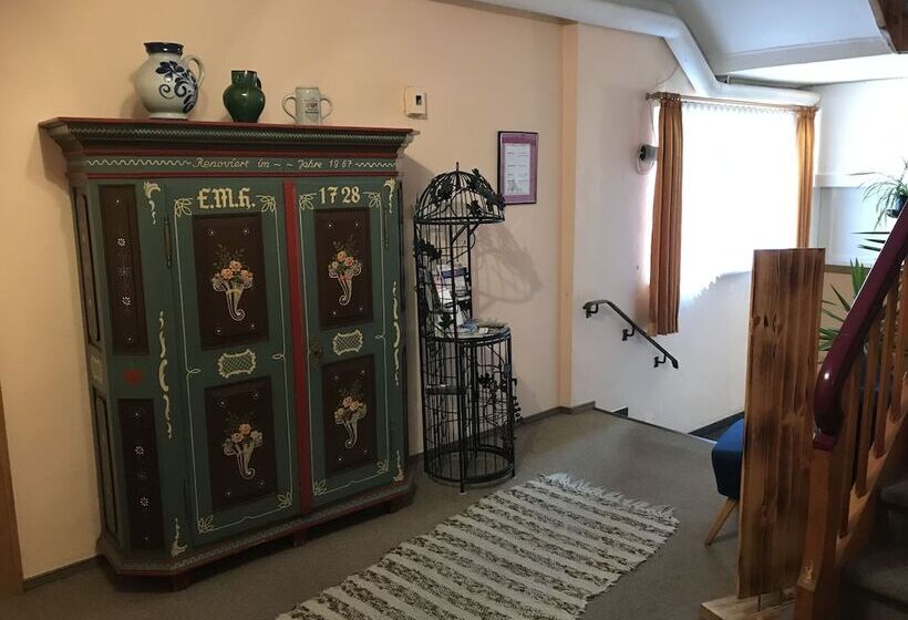 ペンション Gasthof Zum Waldstein