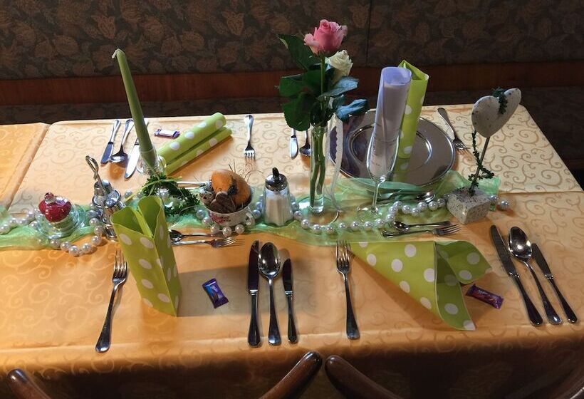 ペンション Gasthof Zum Waldstein