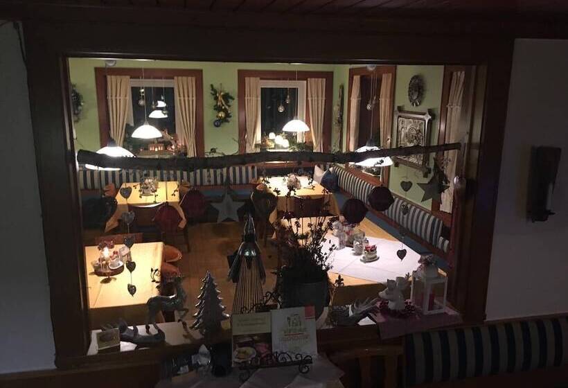 ペンション Gasthof Zum Waldstein