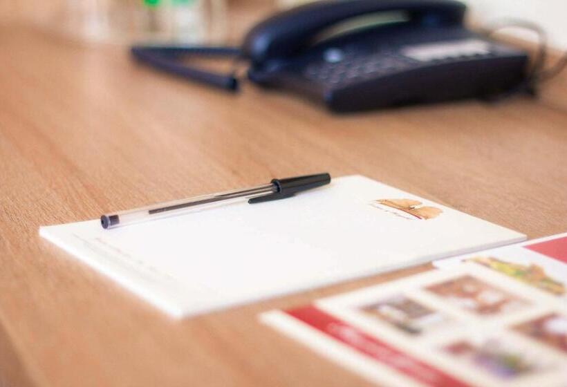 펜션 Landhotel Und Weingasthof Schwarzer Adler