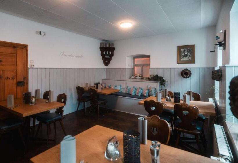 펜션 Landhotel Und Weingasthof Schwarzer Adler