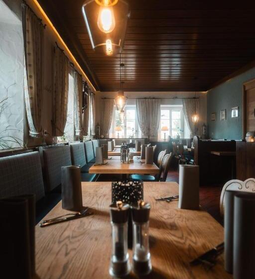 펜션 Landhotel Und Weingasthof Schwarzer Adler