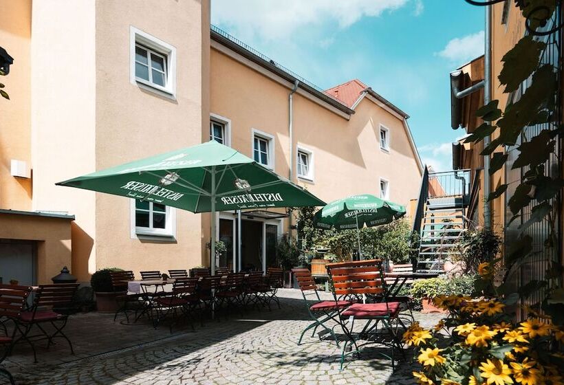 펜션 Landhotel Und Weingasthof Schwarzer Adler