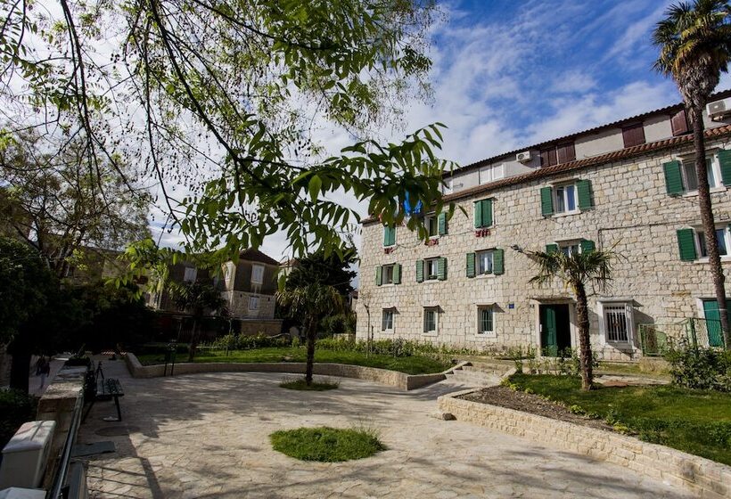 膳宿费 Luxury Garden Rooms