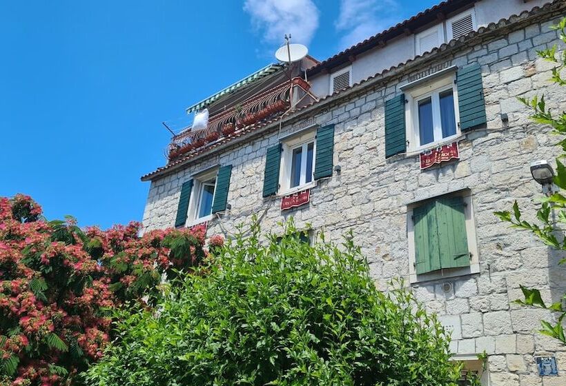 펜션 Luxury Garden Rooms