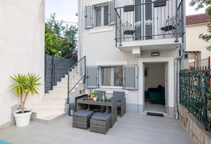 膳宿费 Luxury Garden Rooms