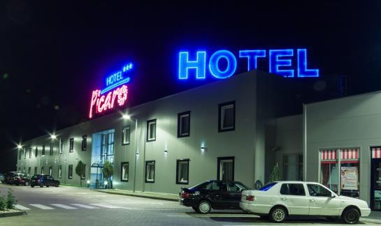 فندق على الطريق Hotel & Restauracja Picaro