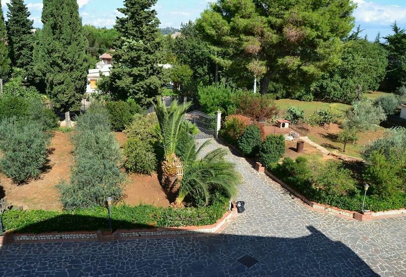 Bed and Breakfast B B S Elia Villa Surrounded By Greenery Inside The Historic Dubini Park