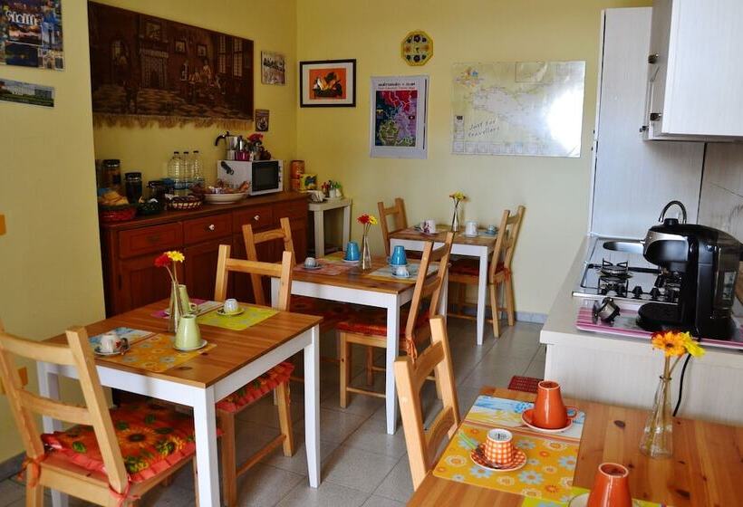 Bed and Breakfast B B S Elia Villa Surrounded By Greenery Inside The Historic Dubini Park