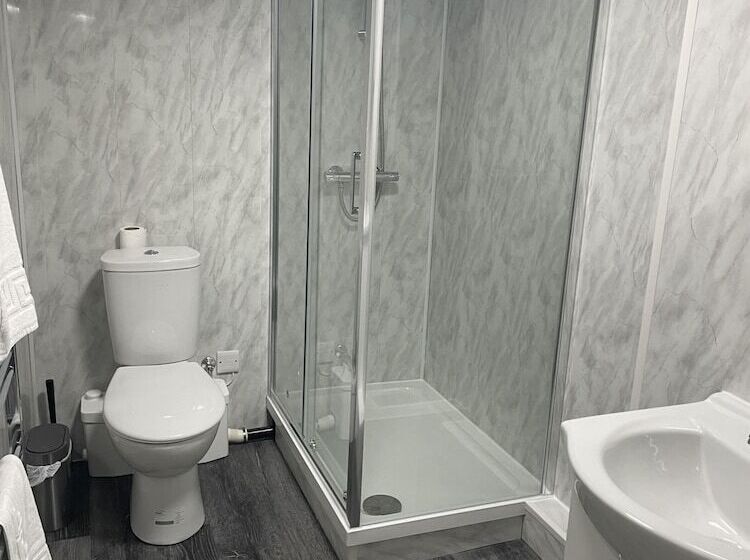 민박 The Farmers Arms