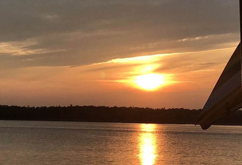 Cottage Jasmine On The Shediac Bay With Hot Tub