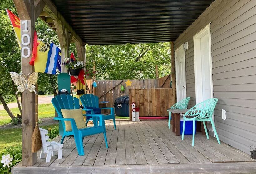 Cottage Jasmine On The Shediac Bay With Hot Tub