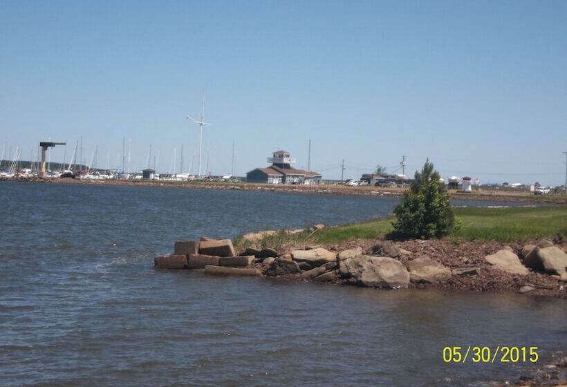 Cottage Jasmine On The Shediac Bay With Hot Tub