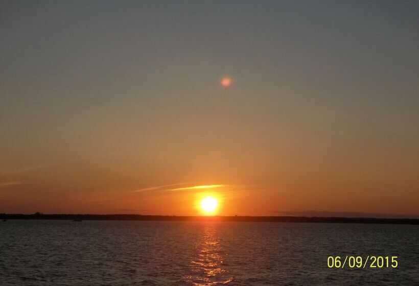 Cottage Jasmine On The Shediac Bay With Hot Tub