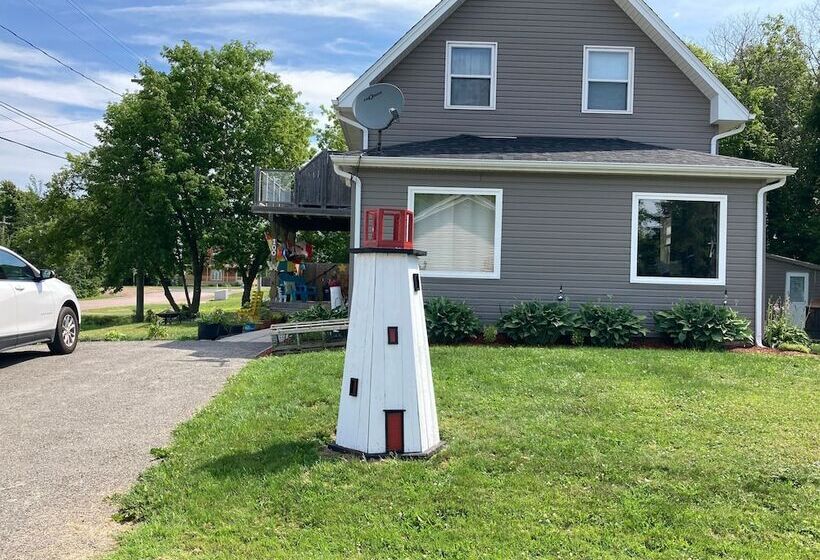 Cottage Jasmine On The Shediac Bay With Hot Tub