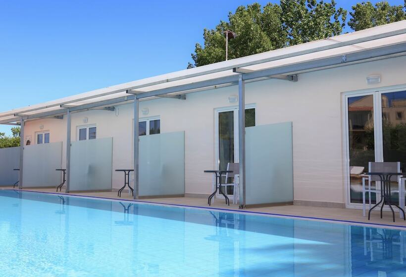 فندق Cavomarina Beach  Adults Only