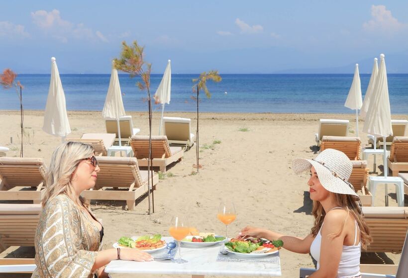 فندق Cavomarina Beach  Adults Only