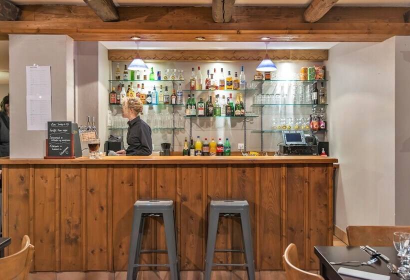 Отель Chalet Oliver By Skinetworks