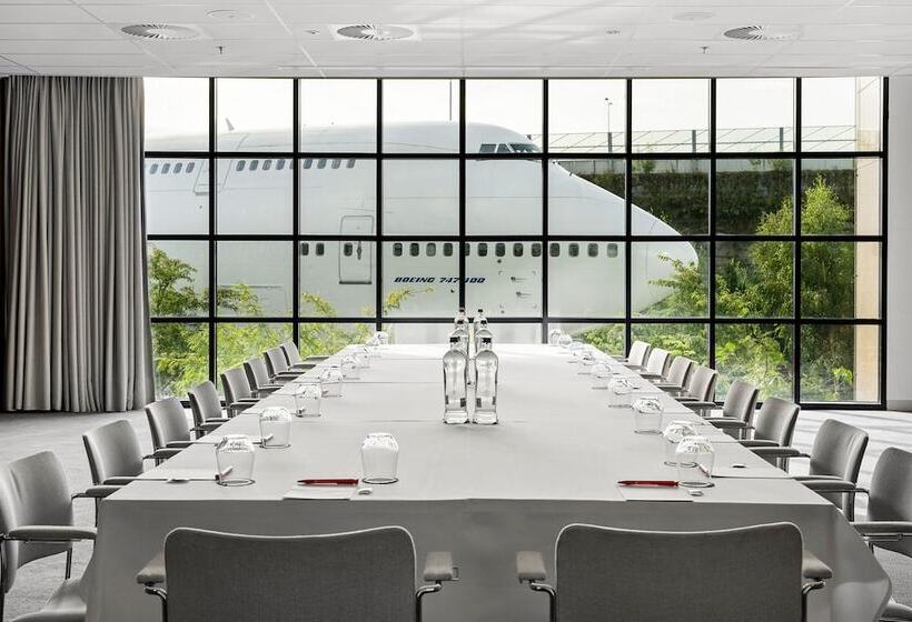 Corendon Apartments Amsterdam Schiphol Airport