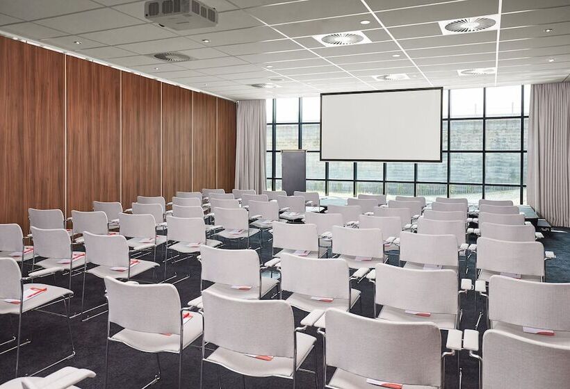 Corendon Apartments Amsterdam Schiphol Airport