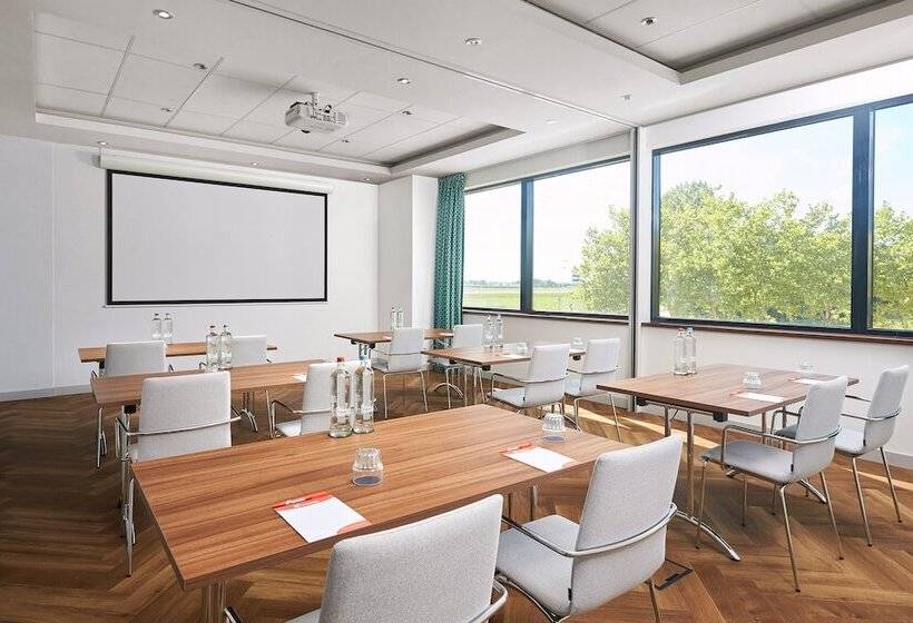 Corendon Apartments Amsterdam Schiphol Airport