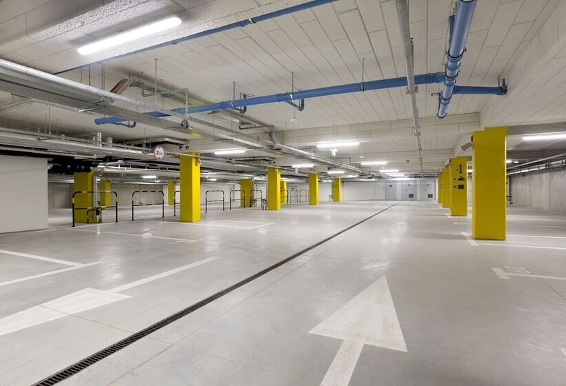 Отель Hampton By Hilton Krakow Airport