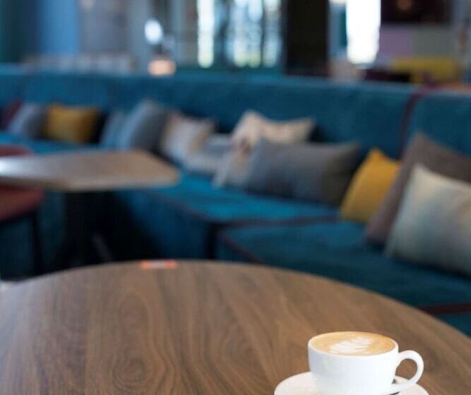 Отель Hampton By Hilton Krakow Airport