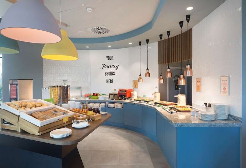 Отель Hampton By Hilton Krakow Airport