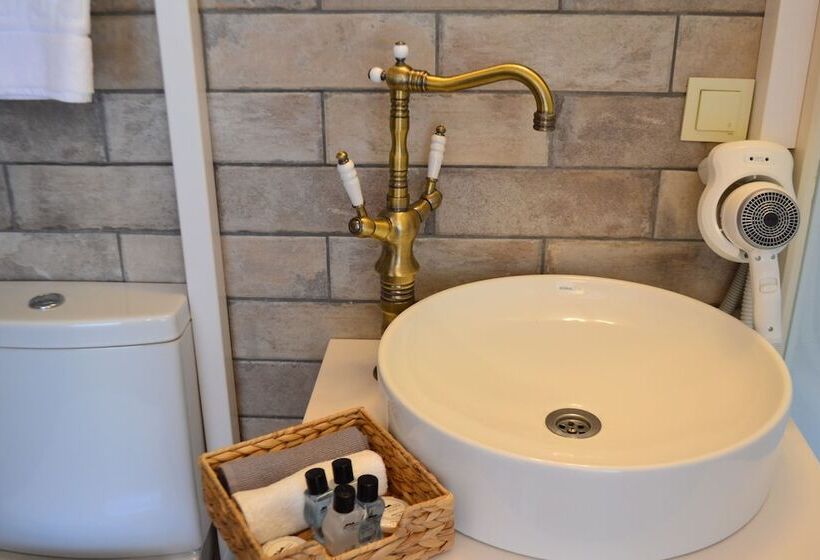 فندق Lunaria Guest House