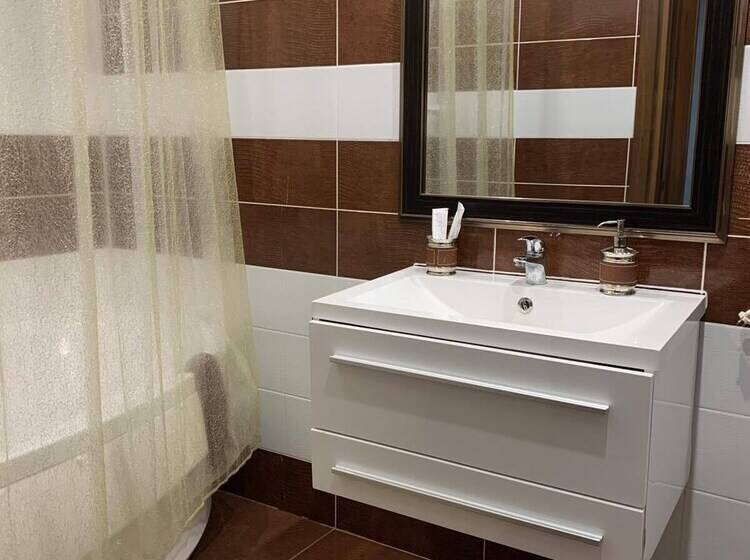 בית מלון כפרי Noen