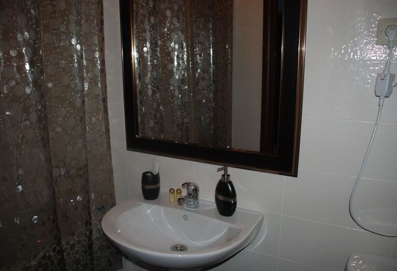 בית מלון כפרי Noen