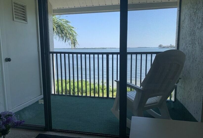 فندق Runaway Bay Resort By Bbg