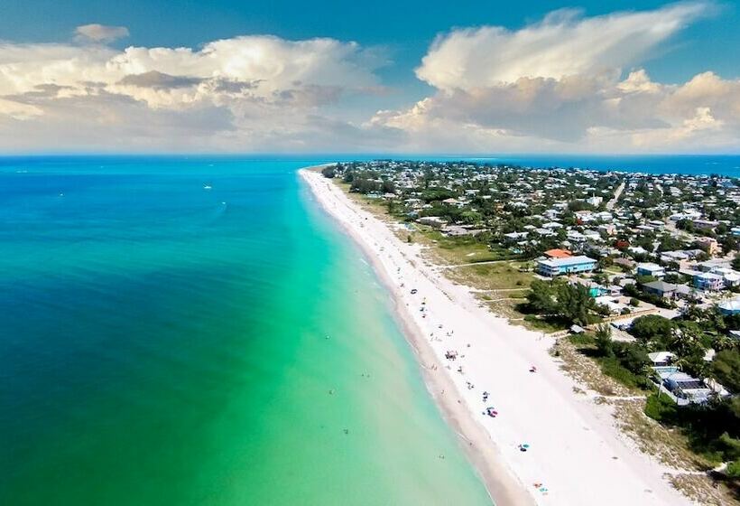 فندق Runaway Bay Resort By Bbg