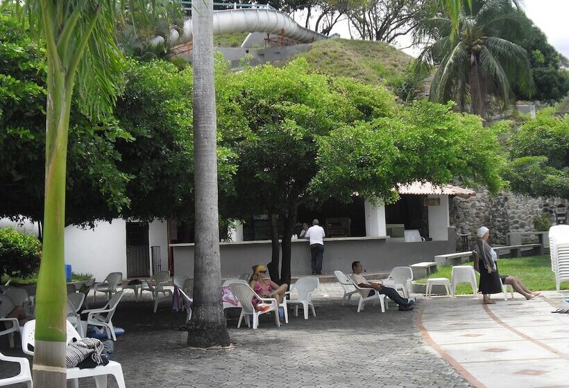Отель Y Parque Acuatico Agua Sol Alegría