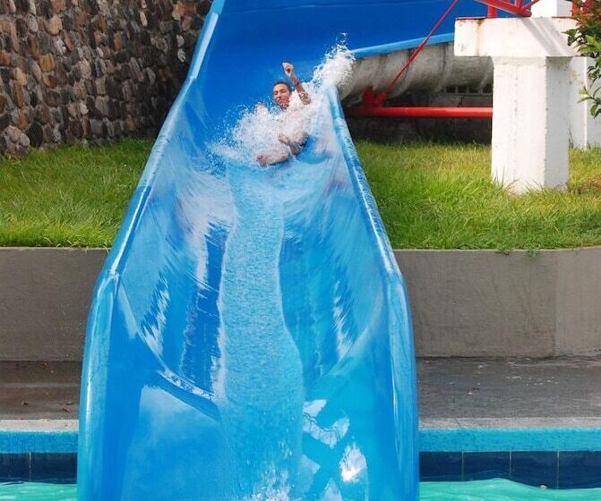 Отель Y Parque Acuatico Agua Sol Alegría