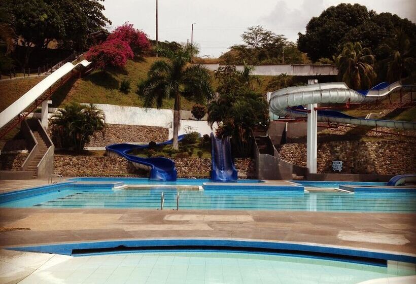 هتل Y Parque Acuatico Agua Sol Alegría