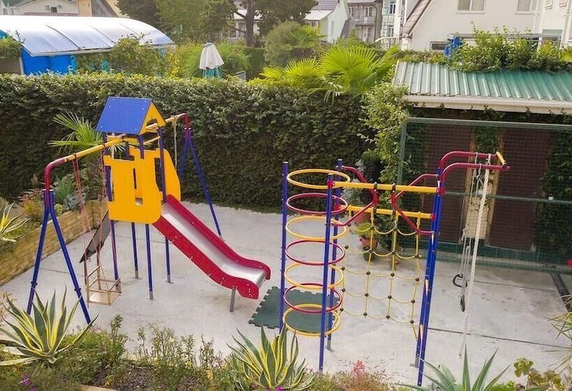 پانسیون Guest House Planeta Mov