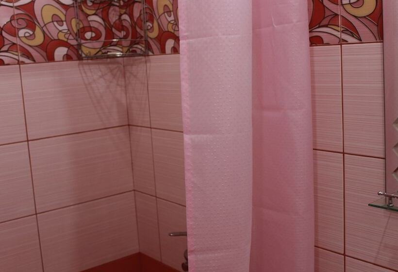 پانسیون Guest House Planeta Mov