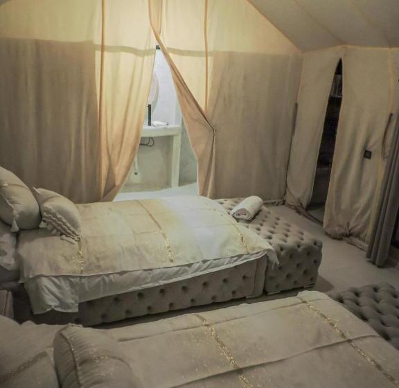 Пансион The Luxury Erg Safari Camp