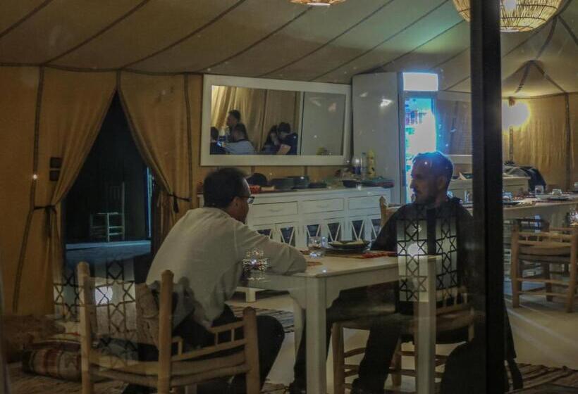 Пансион The Luxury Erg Safari Camp
