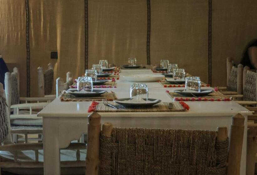 Пансион The Luxury Erg Safari Camp